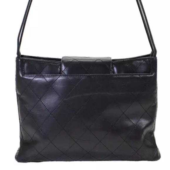 CHANEL CC TURNOLCK LAMBSKIN LEATHER TOTE - Picture 6 of 13